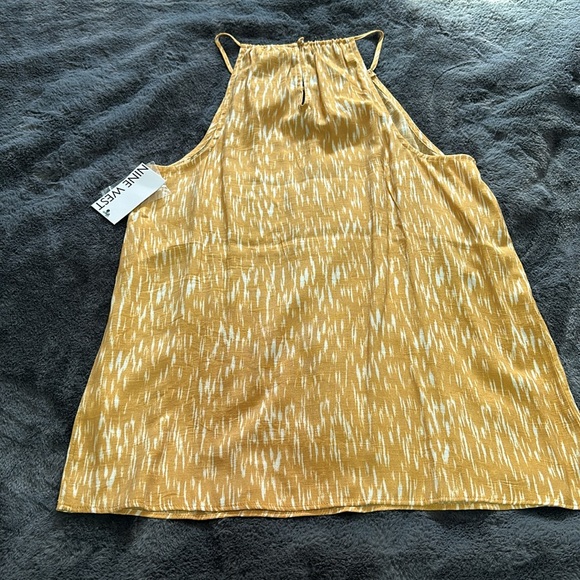 NWT Nine West Yellow Pattern Key Hole Tank - Picture 7 of 8